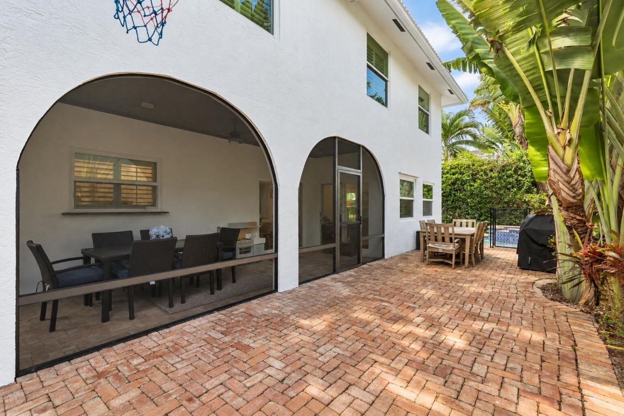 327 Monceaux Road, West Palm Beach, FL 33405 Photo