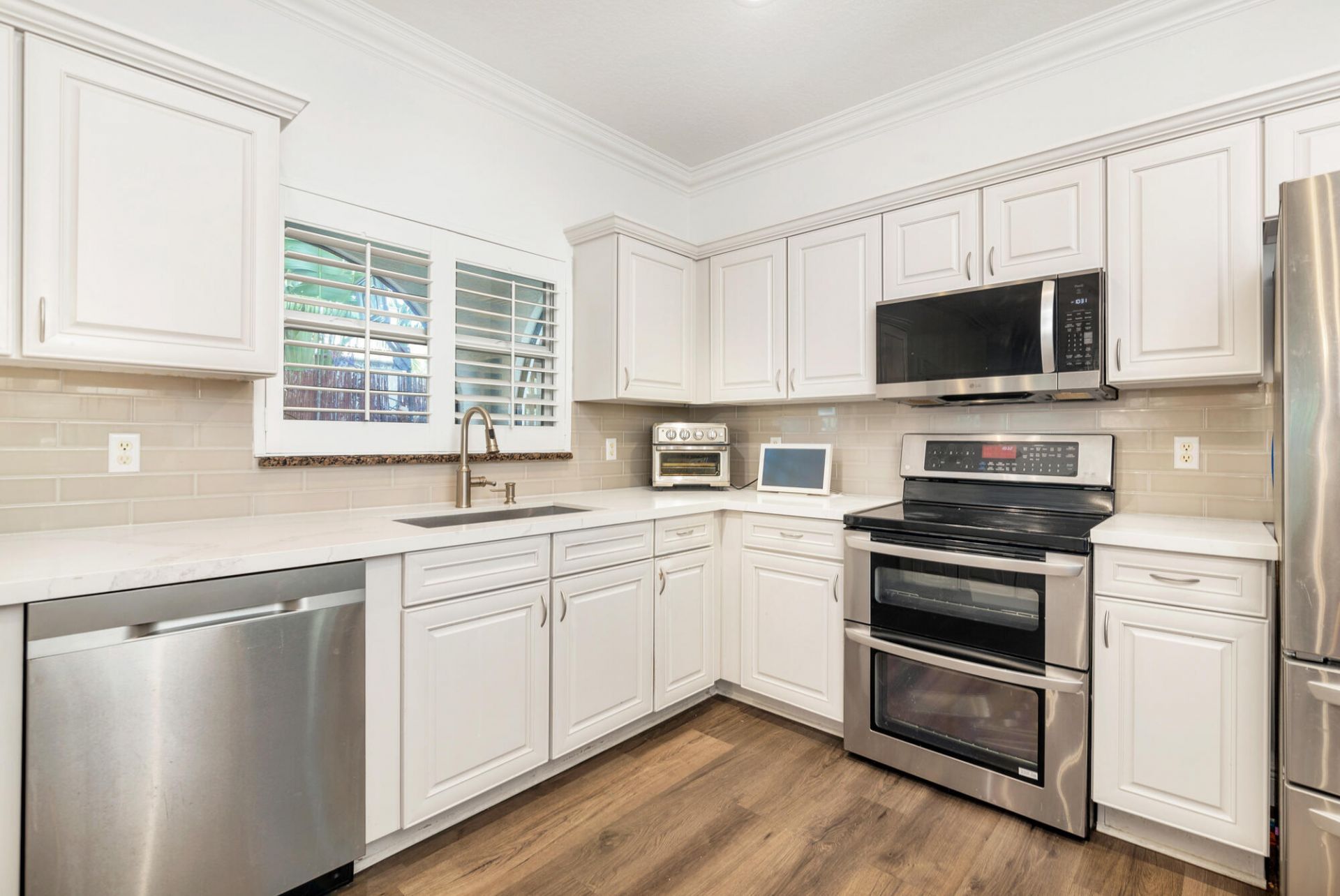 327 Monceaux Road, West Palm Beach, FL 33405 Photo