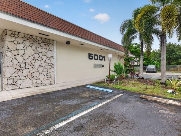 5001 S UNIVERSITY Drive, Davie, FL 33328