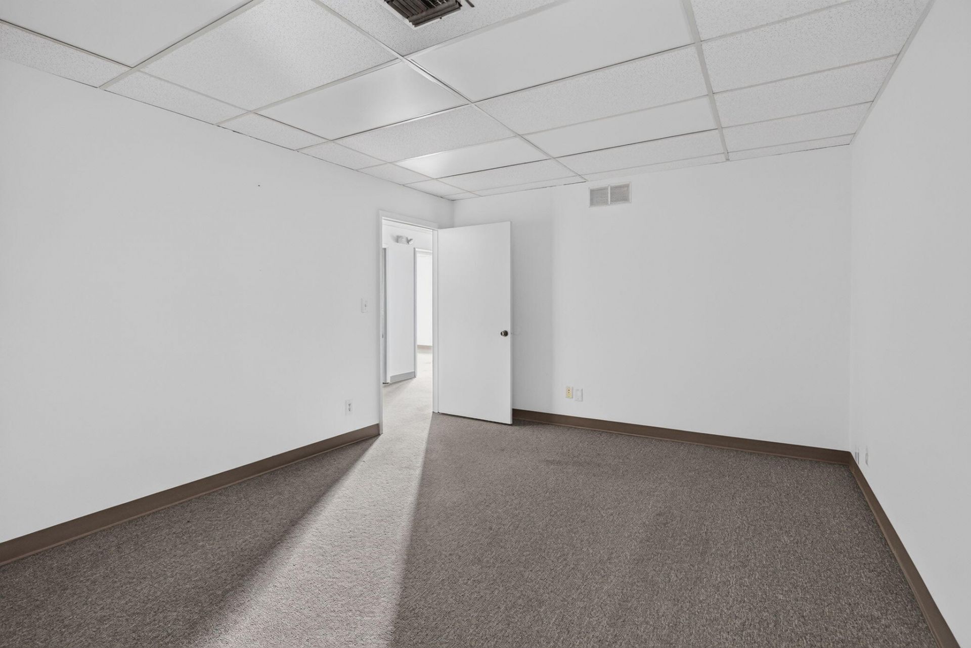 5001 S University Drive, Davie, FL 33328 Photo
