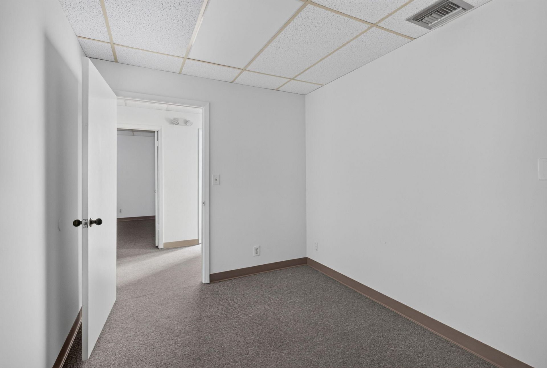 5001 S University Drive, Davie, FL 33328 Photo