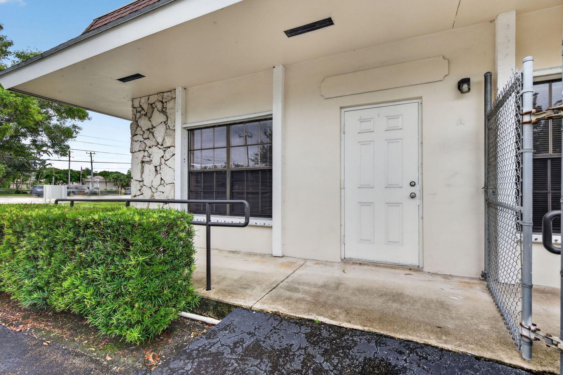 5001 S University Drive, Davie, FL 33328 Photo