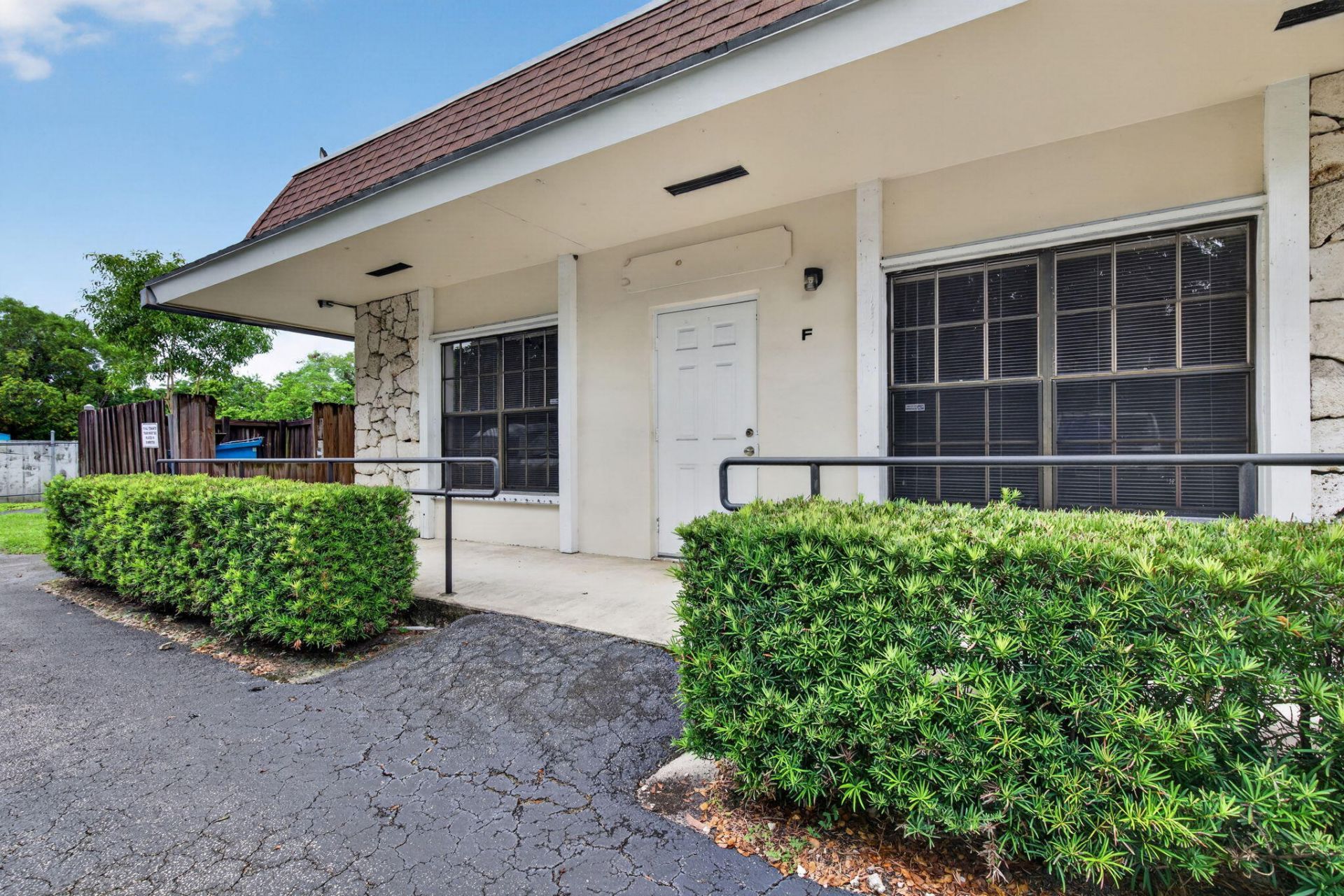 5001 S University Drive, Davie, FL 33328 Photo