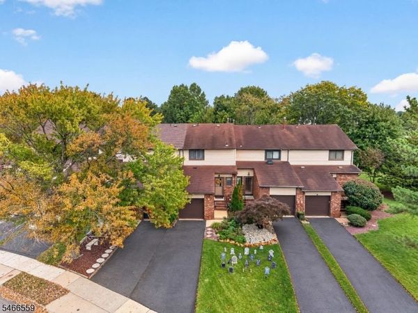 55 Chelsea Cir, Raritan, NJ 08822