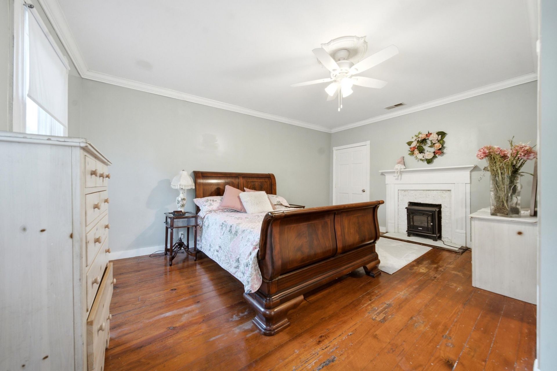 785 Midway Street Photo 17