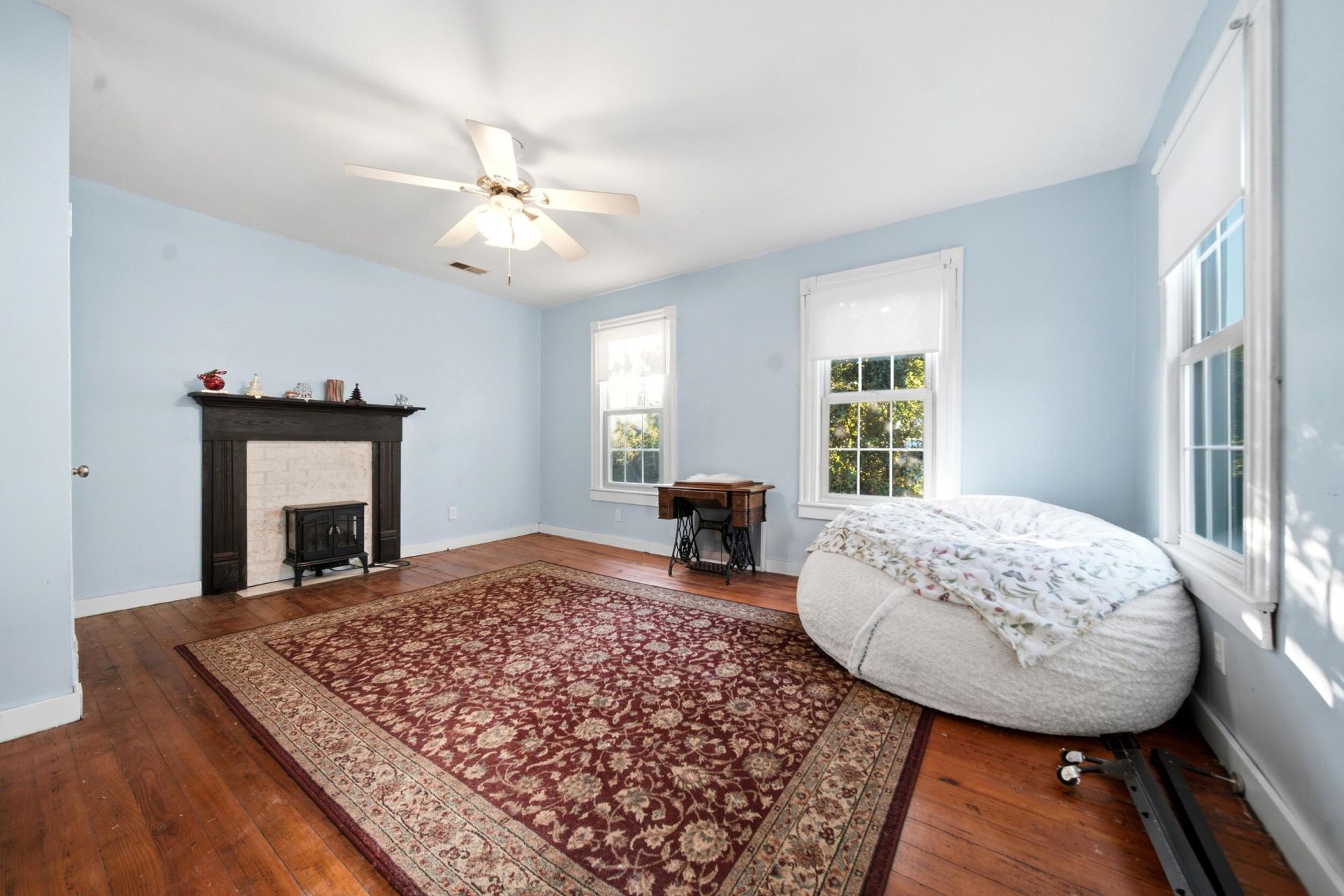 785 Midway Street Photo 19