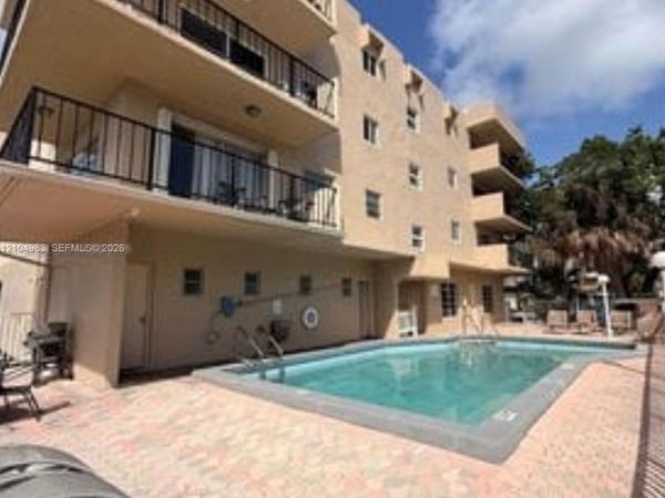 3860 NE 170th St , Unit 208, North Miami Beach, FL 33160