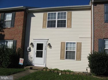 140 SURREY CLUB DRIVE , STEPHENS CITY, VA 22655