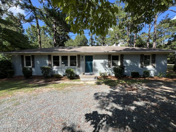 505 W Maine Avenue , Southern Pines, NC 28387