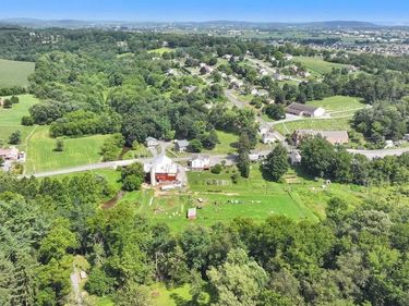 330 N CLAY ROAD, LITITZ, PA 17543