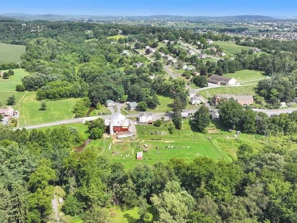 330 N CLAY ROAD, LITITZ, PA 17543
