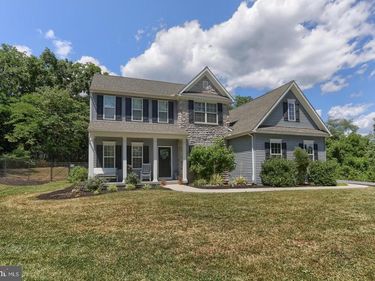 2805 IONOFF ROAD, HARRISBURG, PA 17110