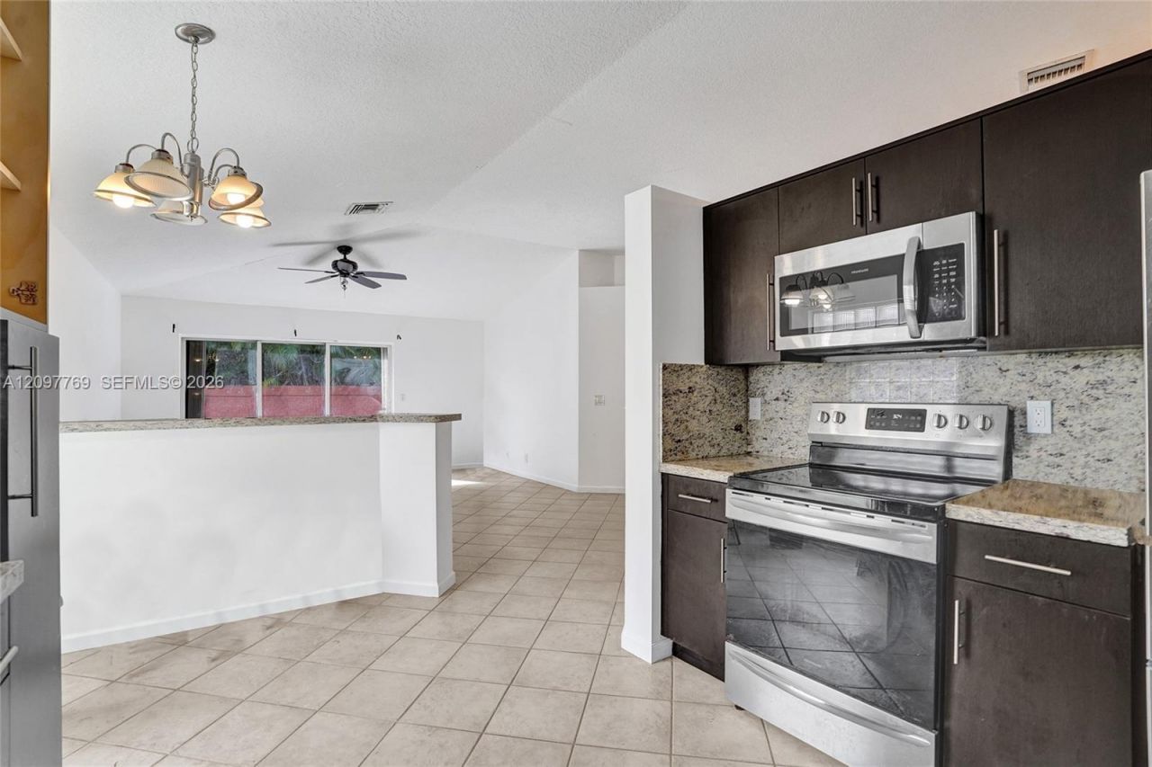 1014 Aspri Way , Riviera Beach, FL 33418 Photo