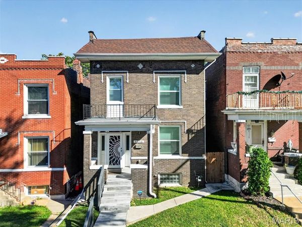 4528 Pennsylvania Avenue , St Louis, MO 63111