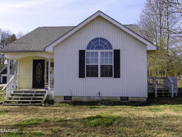1406 Johnson St, Etowah, TN 37331