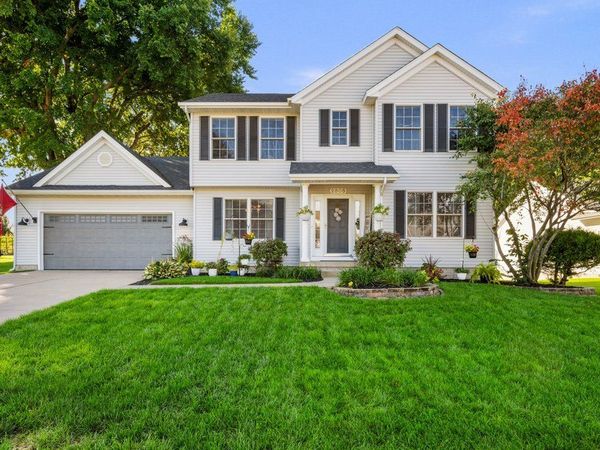 2805 E 58th Street , Davenport, IA 52807