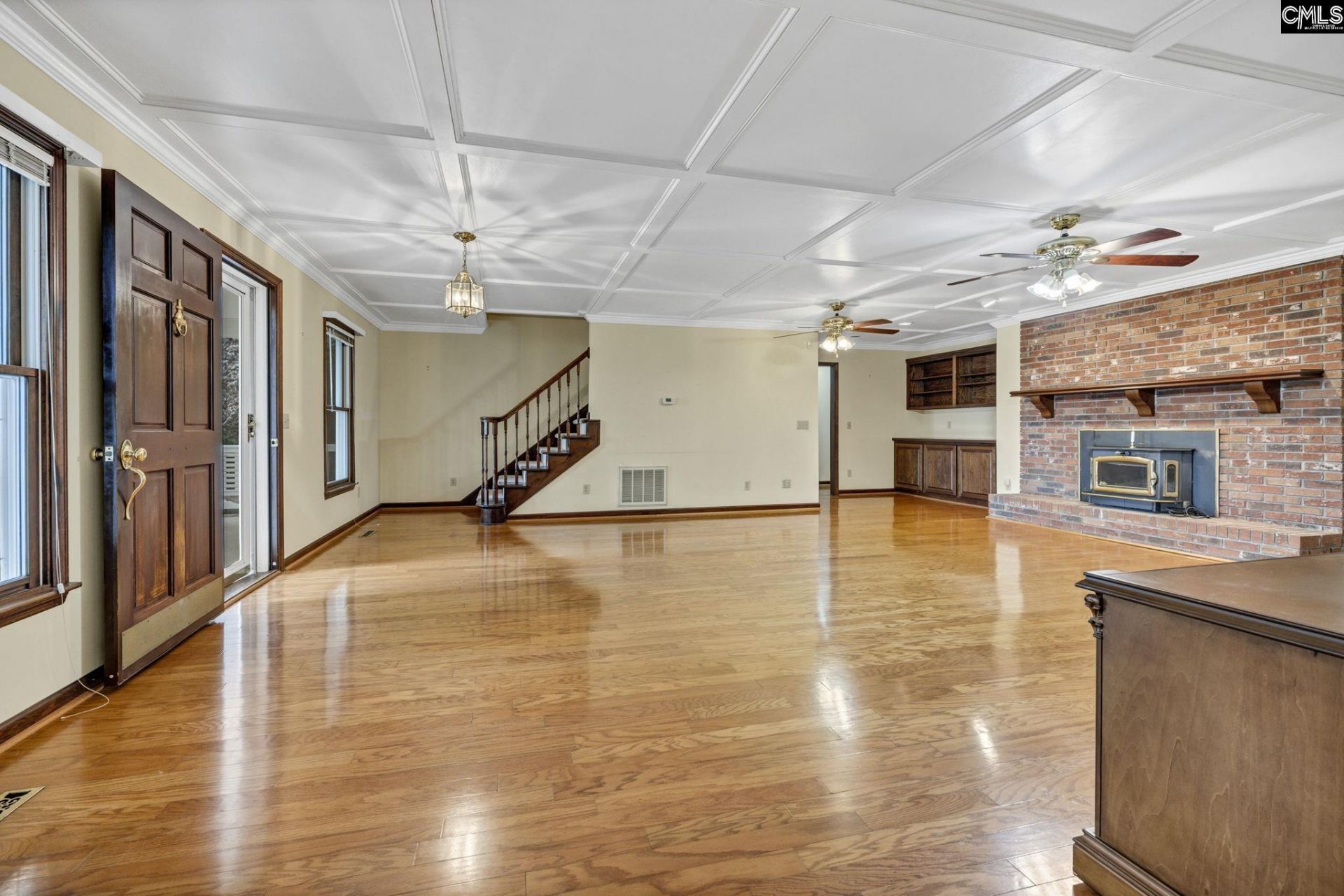 1140 Riddle Road  Photo 9