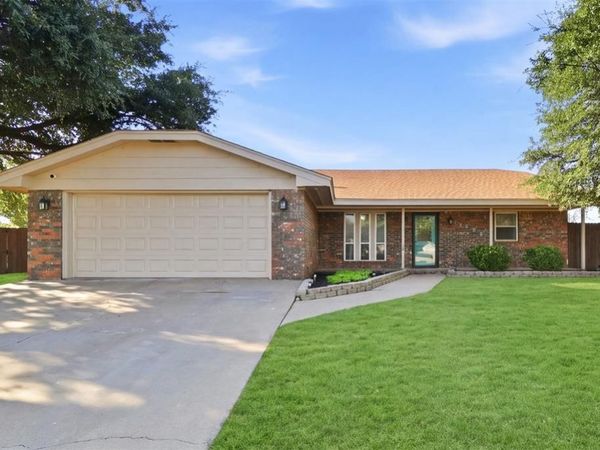 1208 S Trail Drive, Altus, OK 73521