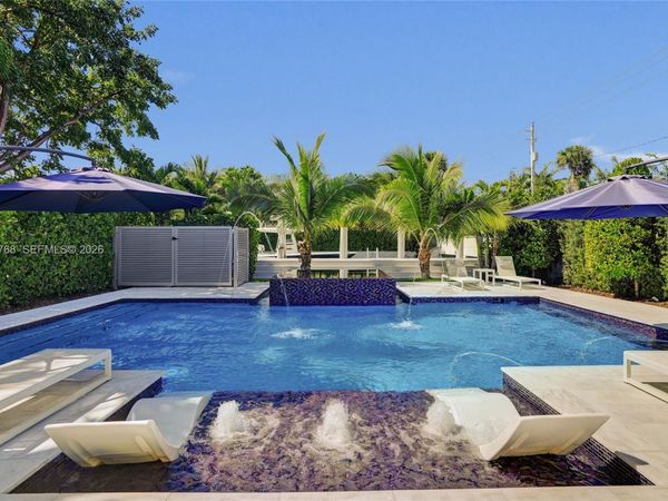 7640 Bayside Ln , Miami Beach, FL 33141
