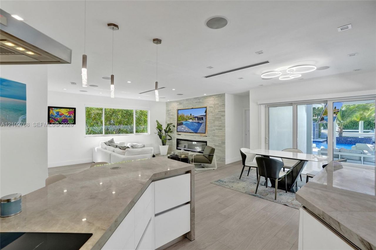 7640 Bayside Ln , Miami Beach, FL 33141 Photo