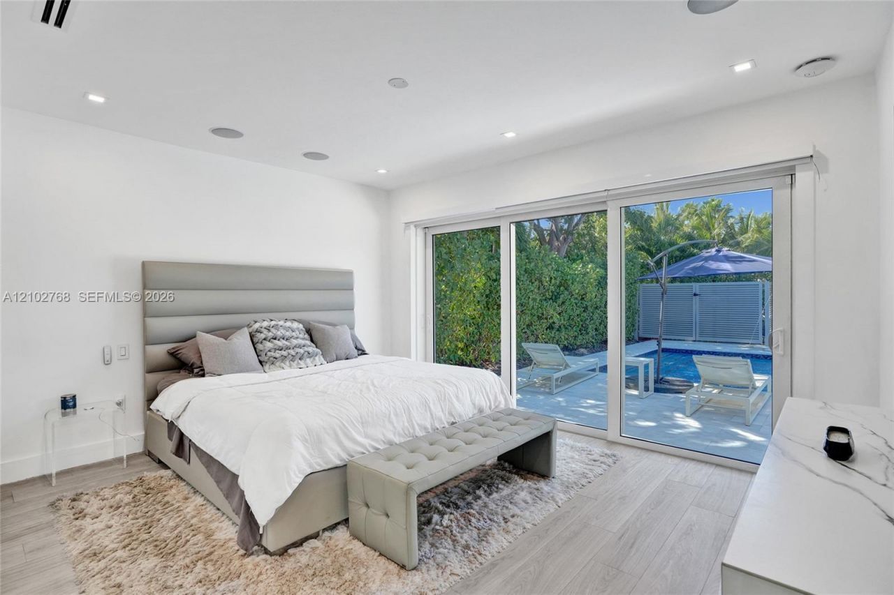 7640 Bayside Ln , Miami Beach, FL 33141 Photo