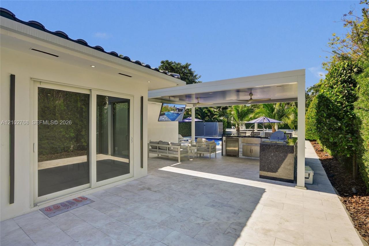 7640 Bayside Ln , Miami Beach, FL 33141 Photo