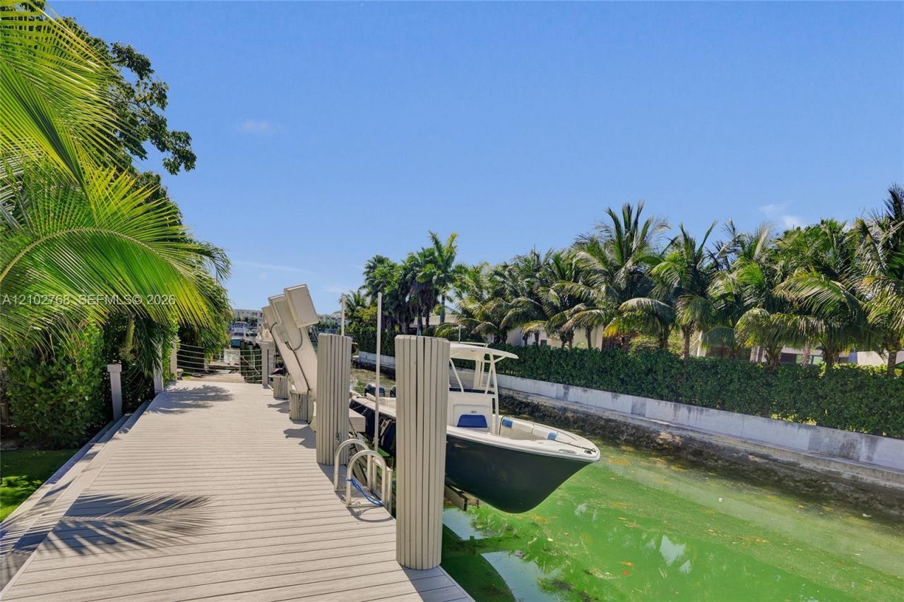 7640 Bayside Ln , Miami Beach, FL 33141 Photo