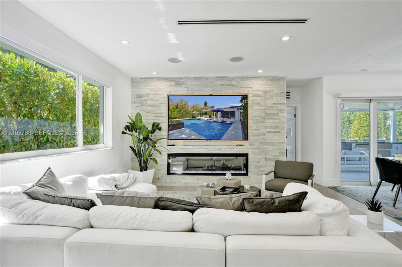 7640 Bayside Ln , Miami Beach, FL 33141 Photo