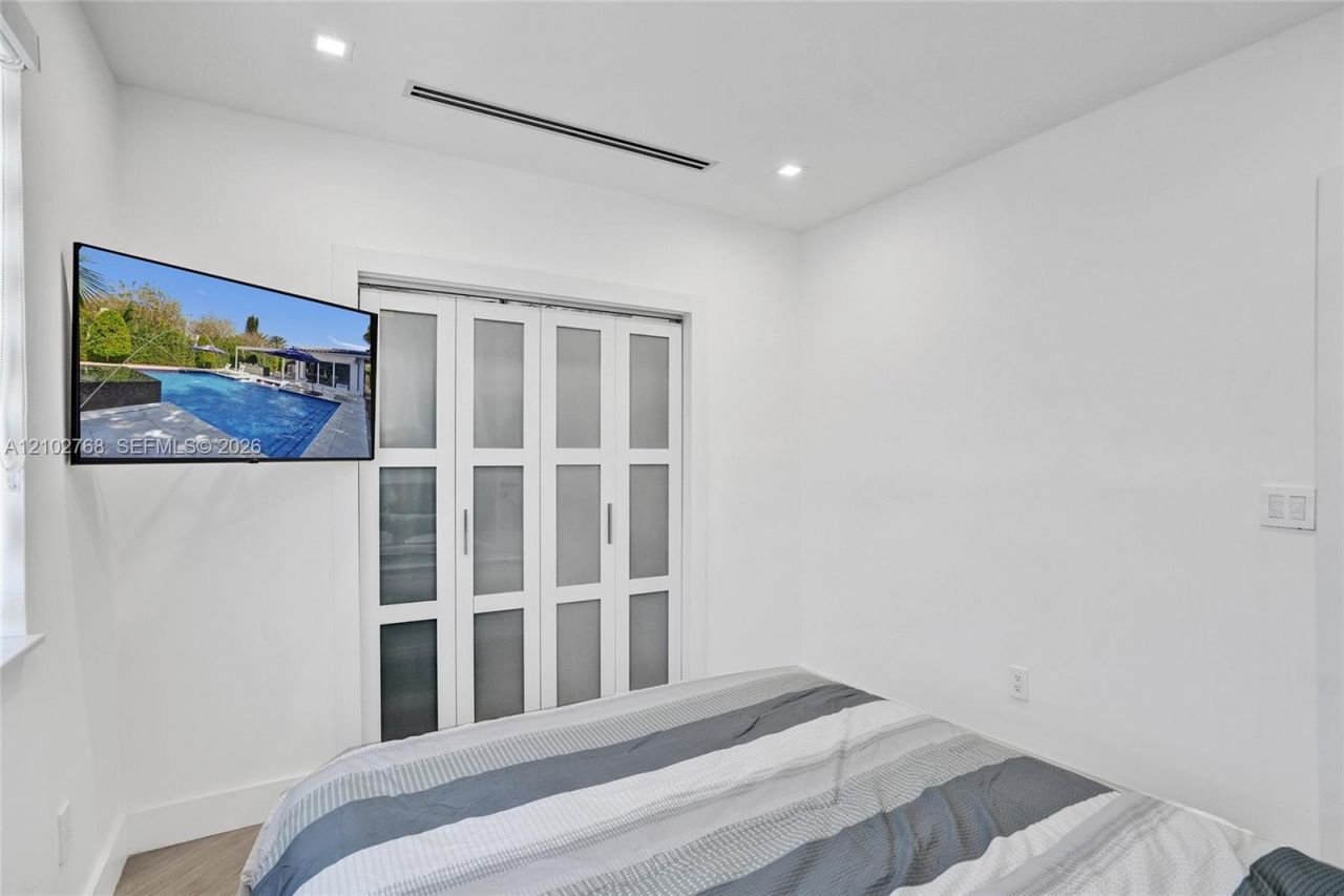 7640 Bayside Ln , Miami Beach, FL 33141 Photo
