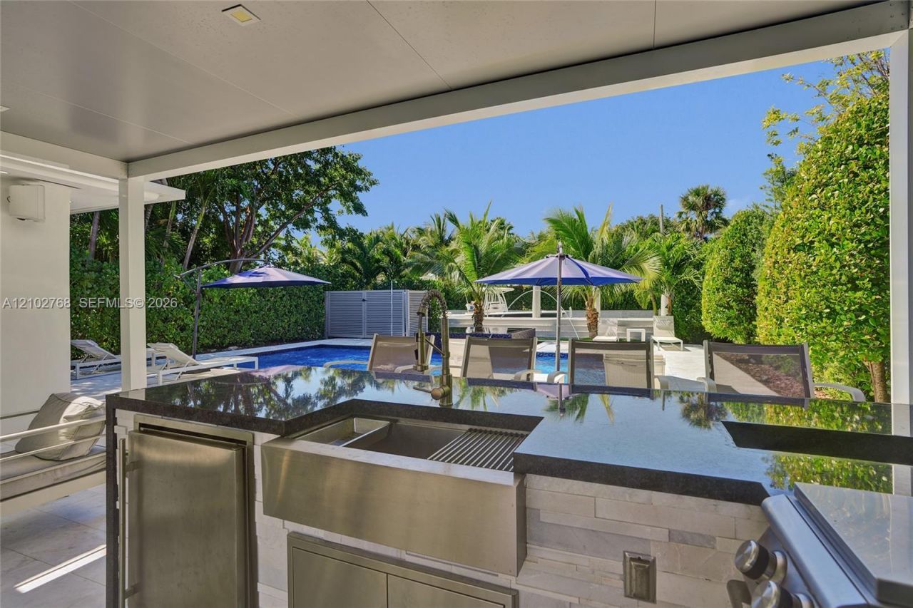 7640 Bayside Ln , Miami Beach, FL 33141 Photo