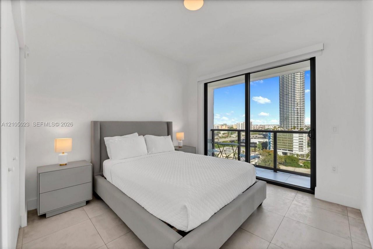 239 SW 9th St , Unit 1603, Miami, FL 33130 Photo