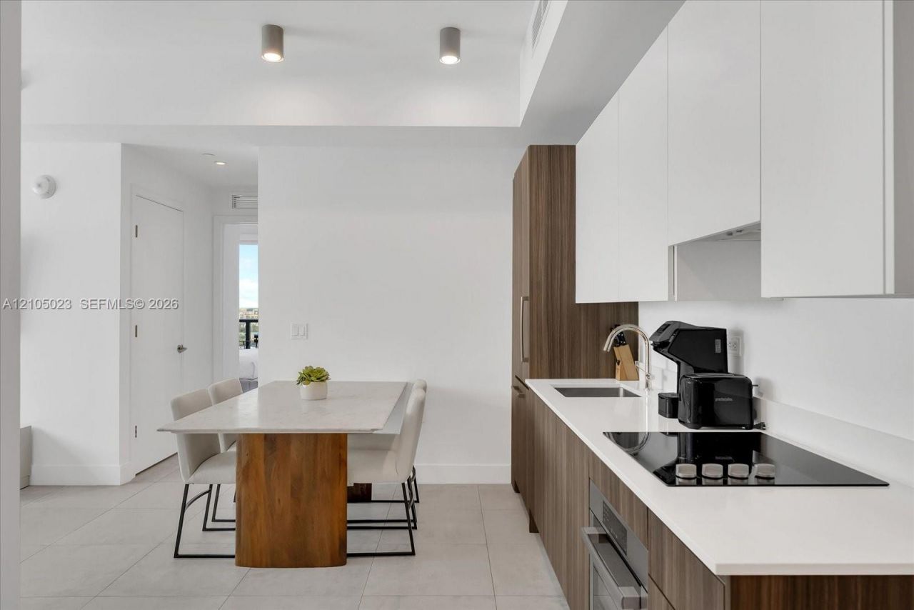 239 SW 9th St , Unit 1603, Miami, FL 33130 Photo