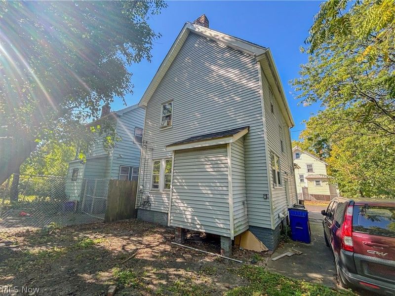 749 E 131st Street, Cleveland, OH 44108 Photo 3