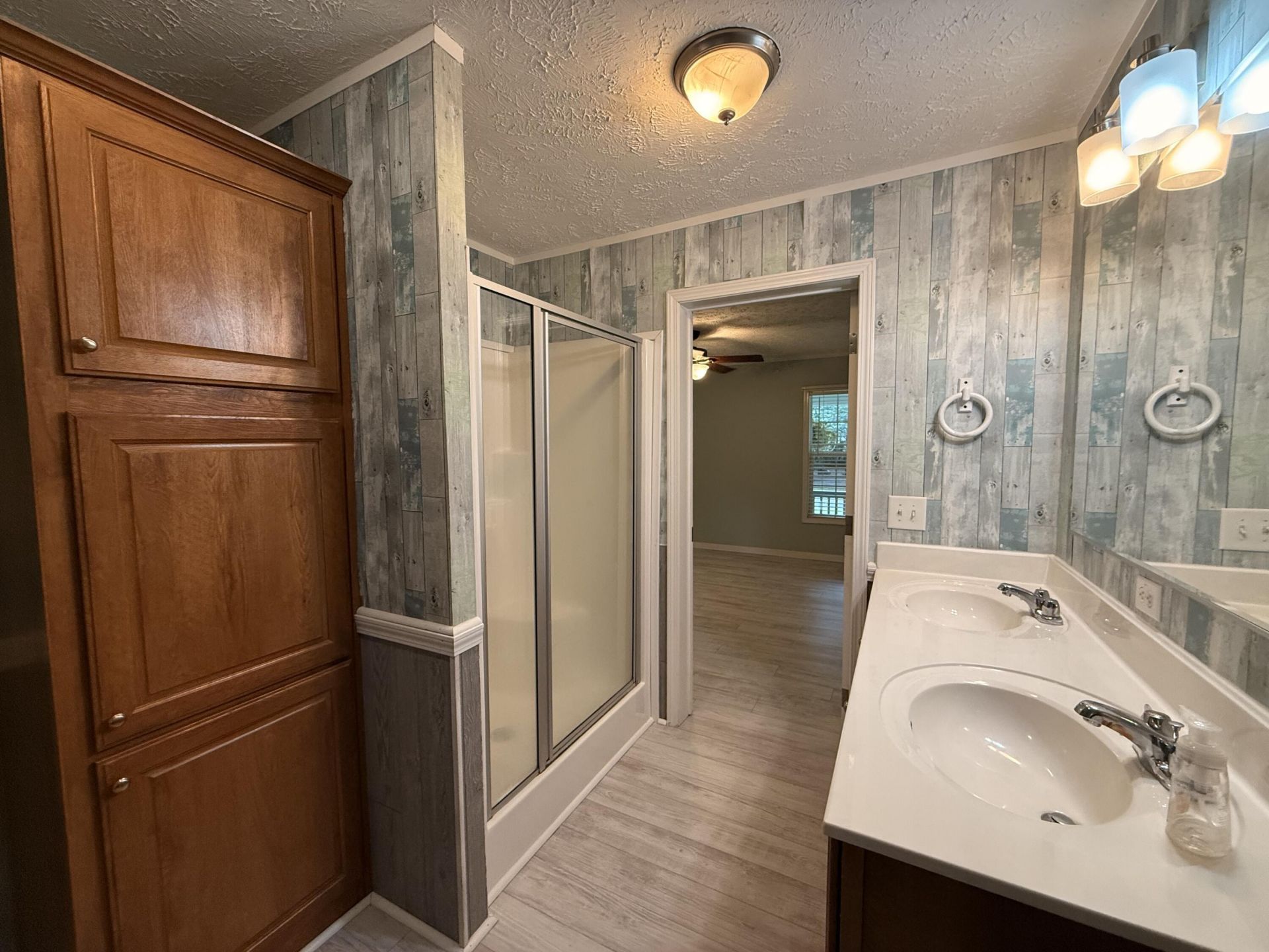 104 Hammond Street Photo 11