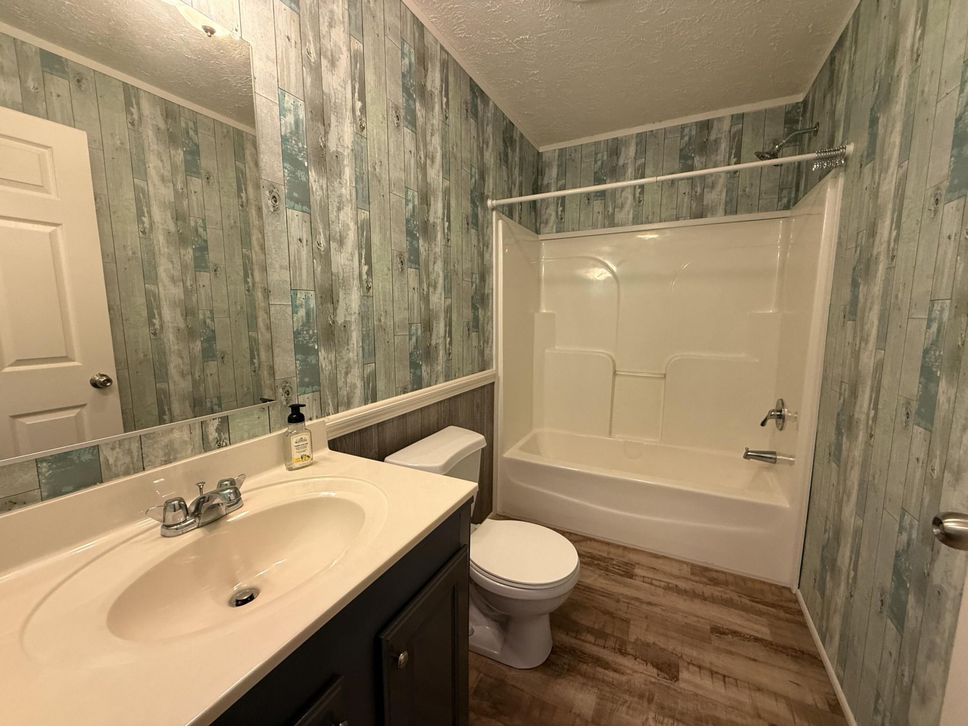 104 Hammond Street Photo 14