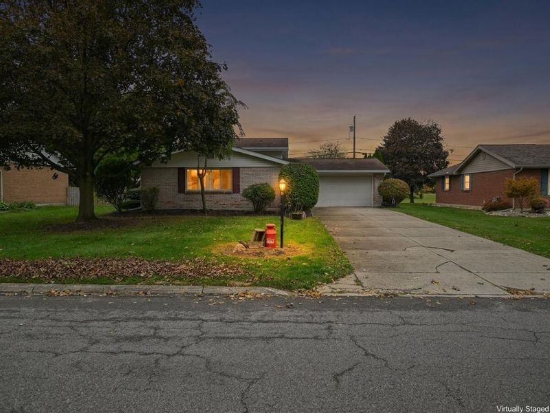 447 Edgefield Drive , Marion, OH 43302 Photo 1