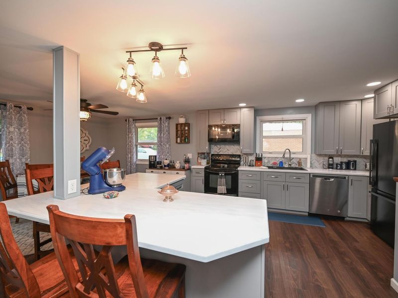 447 Edgefield Drive , Marion, OH 43302 Photo 11