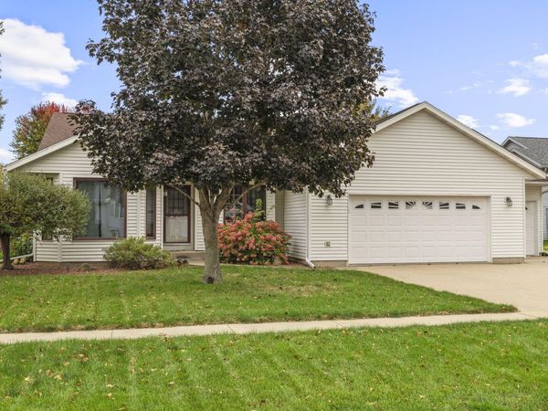 127 Marigold Ln S, West Salem, WI 54669