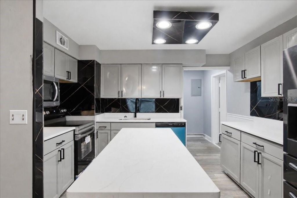 6402 Basic Lane , Orlando, FL 32810 Photo