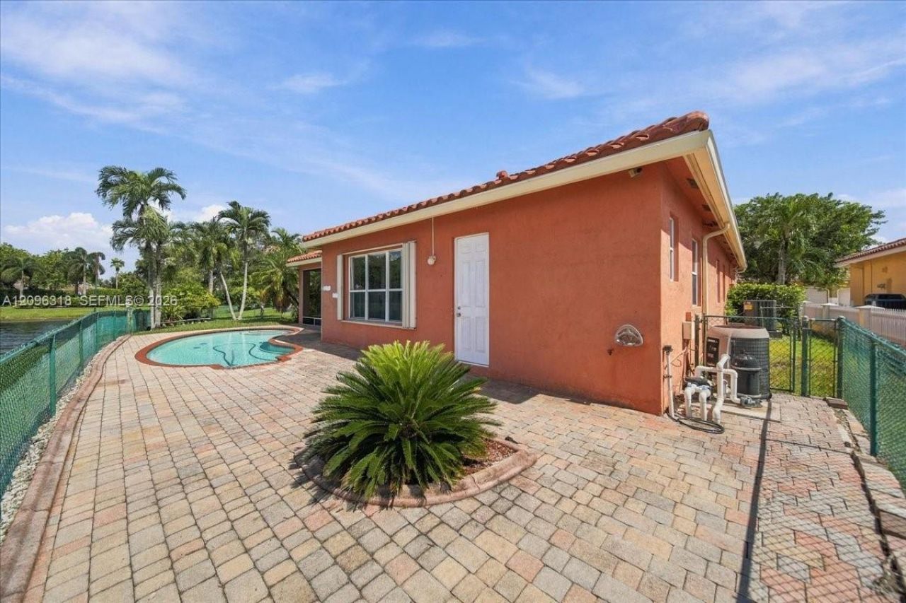 2032 SW 118th Ave, Miramar, FL 33025 Photo