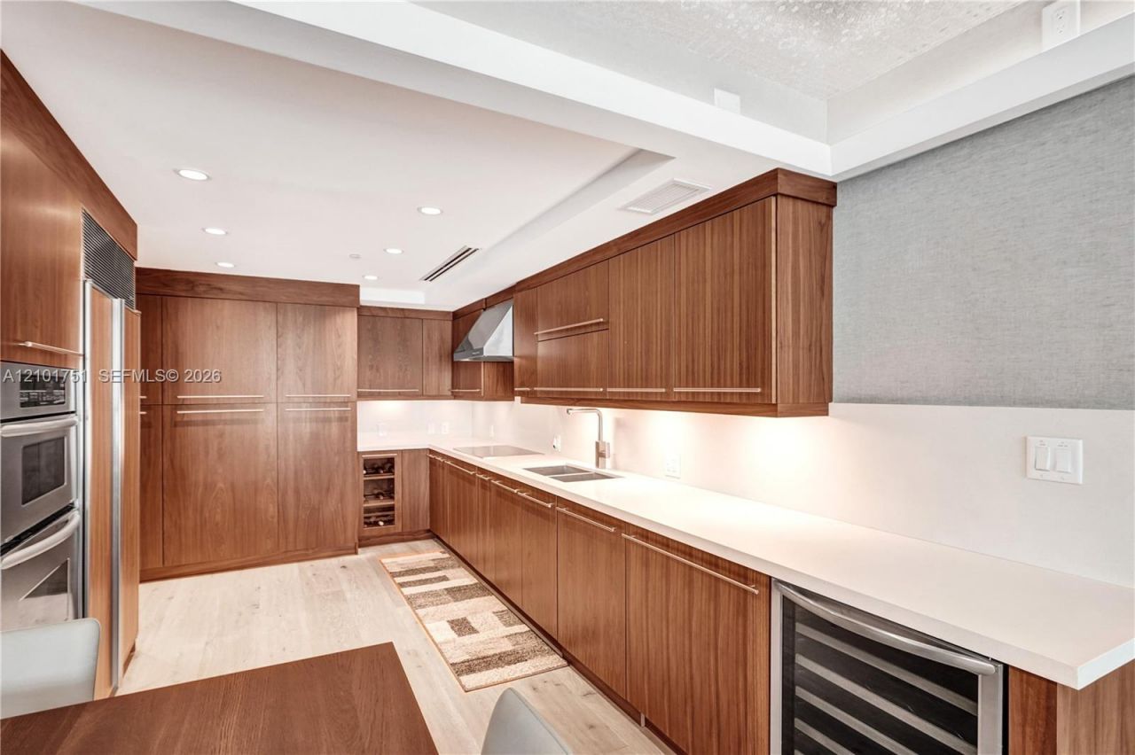 9401 Collins Ave, Unit 305, Surfside, FL 33154 Photo