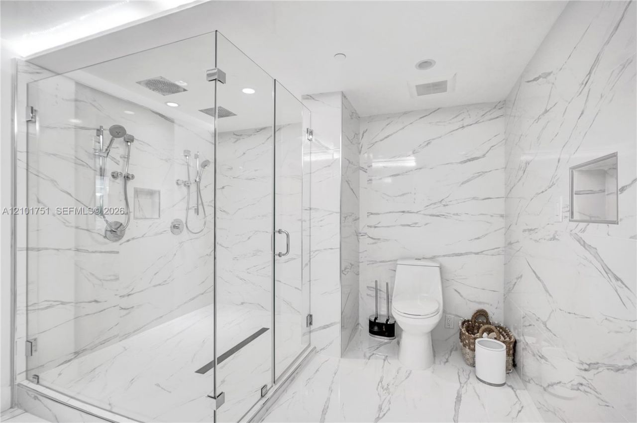9401 Collins Ave, Unit 305, Surfside, FL 33154 Photo
