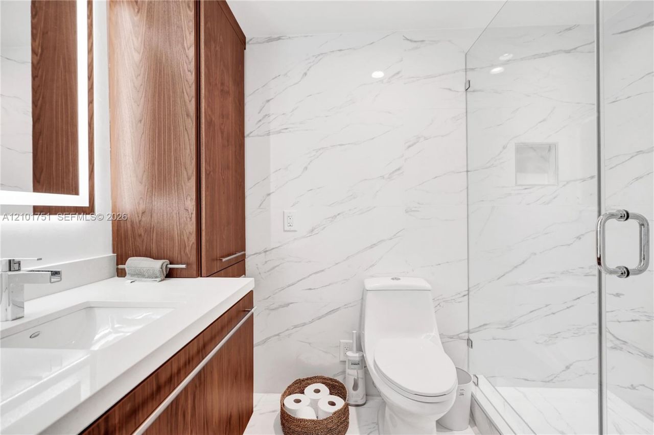 9401 Collins Ave, Unit 305, Surfside, FL 33154 Photo