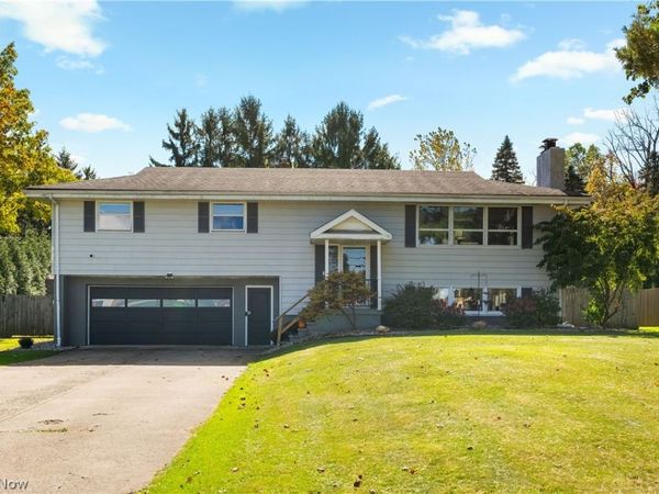 13760 Overcrest Street NE, Alliance, OH 44601