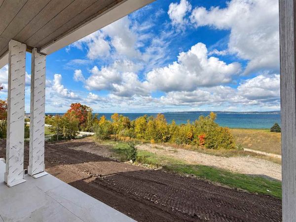 631 Lakeview Drive, Unit 9, Bay Harbor, MI 49770
