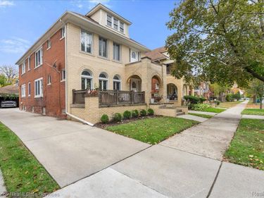 1407 Somerset Avenue, Grosse Pointe Park, Mi 48230