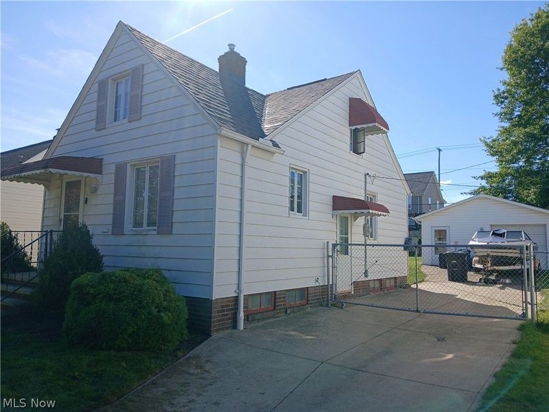 7101 Southfield Avenue, Brooklyn, OH 44144 Photo 3