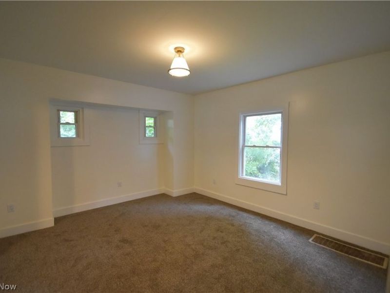 637 Woodbine Avenue SE, Warren, OH 44483 Photo 9
