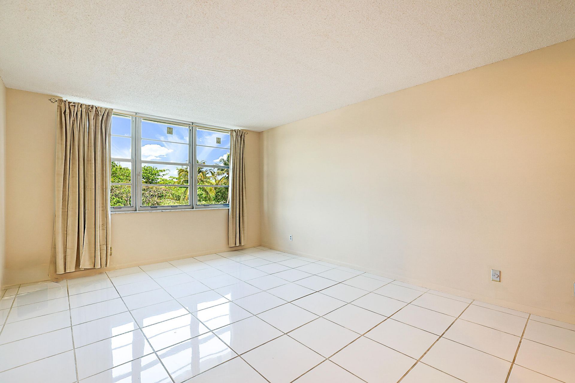 2121 N Ocean Boulevard, Unit 302E, Boca Raton, FL 33431 Photo