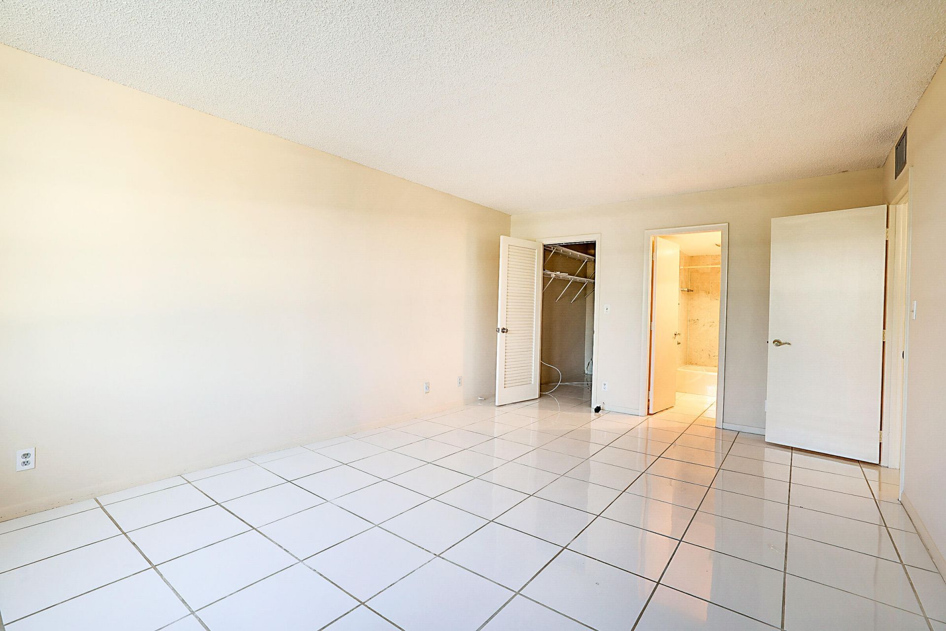 2121 N Ocean Boulevard, Unit 302E, Boca Raton, FL 33431 Photo